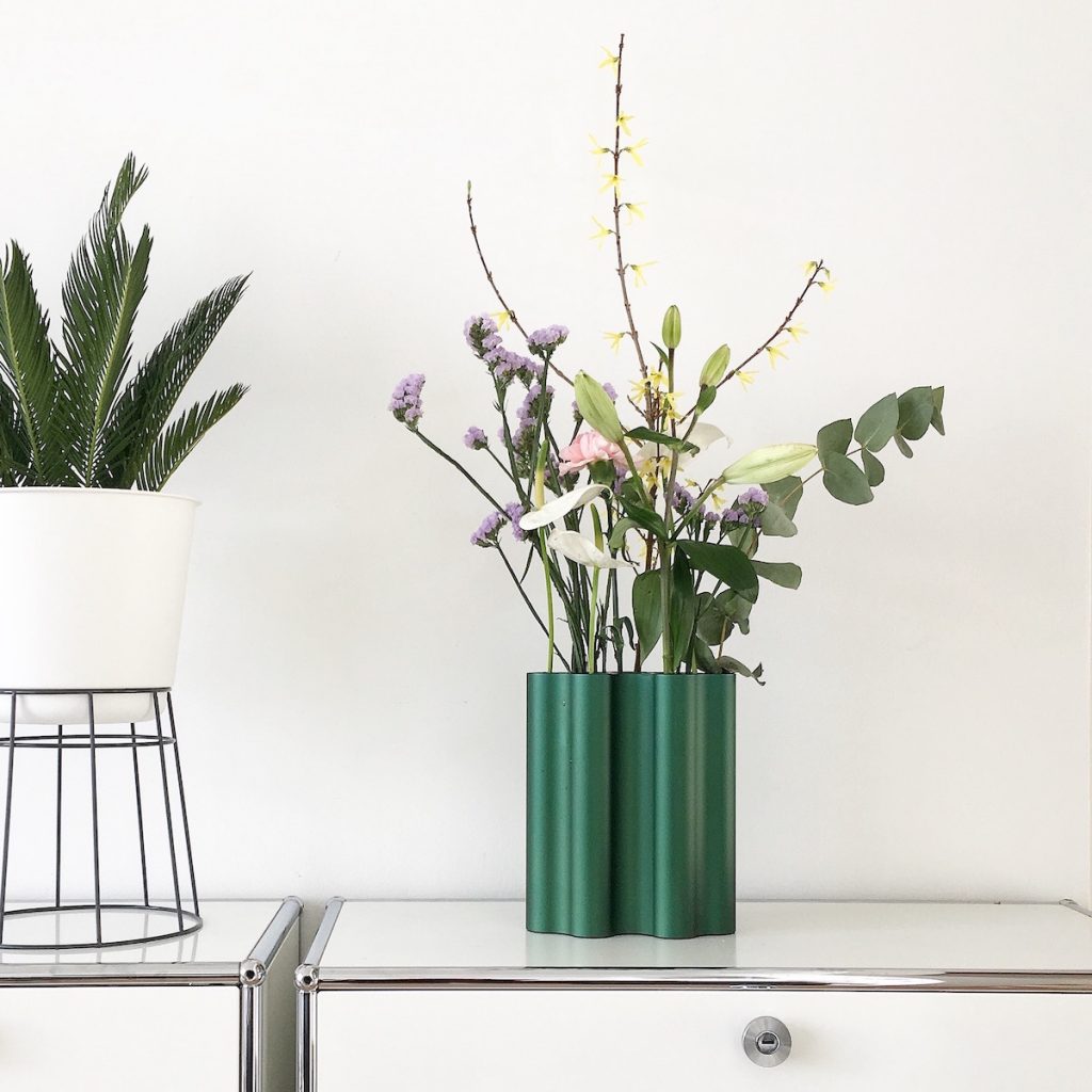 开云（中国） - 附件|花器|办公家具|设计师家具|云朵花瓶